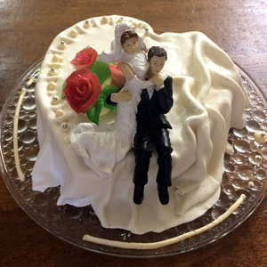 kleine Hochzeitstorte&hellip;